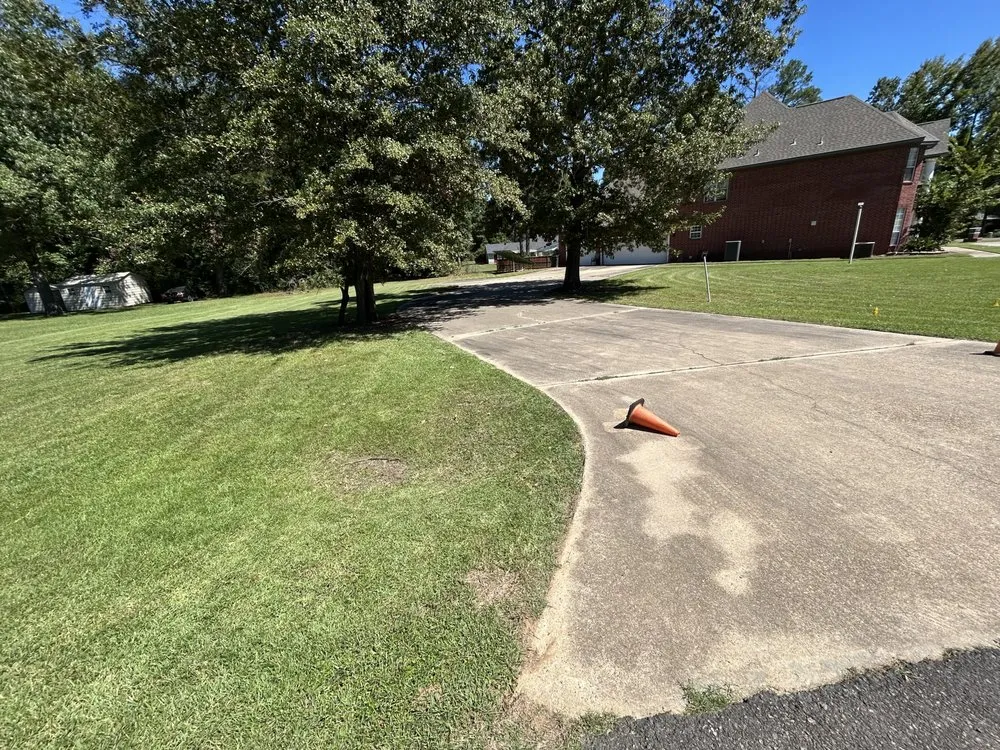 Trusted yard maintenance in Bossier City, LA by VR Lawn Services