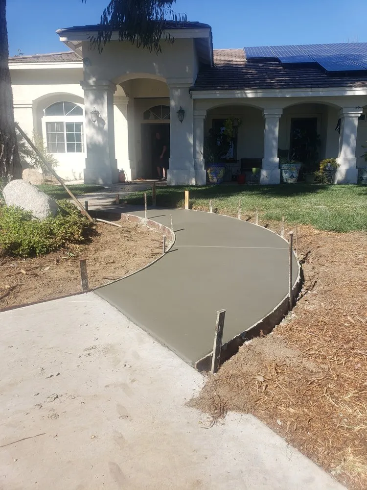 Professional yard maintenance experts serving Menifee, CA - VRC Landscaping
