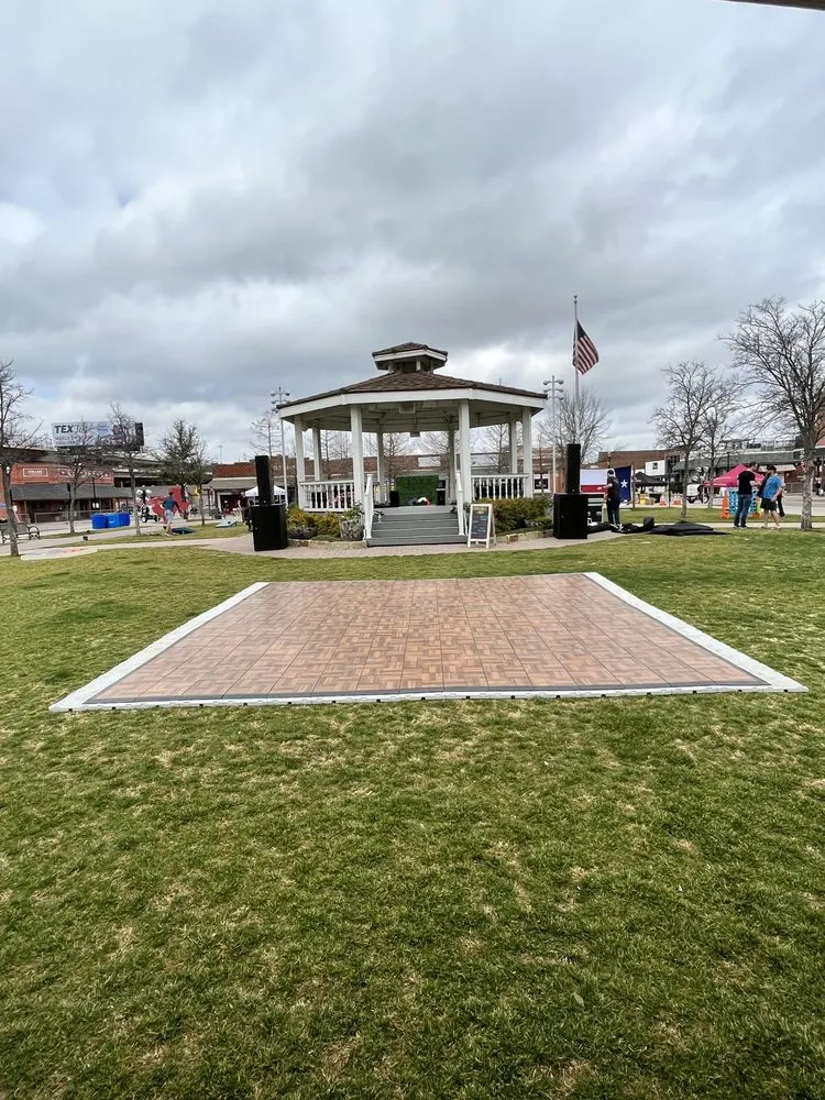 Reliable landscape installation for homes in Richardson, TX by Vroom Lawn Care