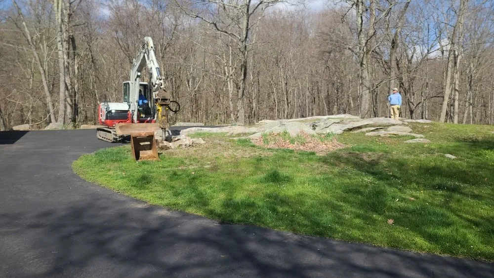 Expert lawn mowing service experts serving Danbury, CT - VS Landscaping