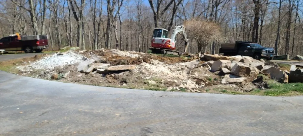 Custom yard cleanup service in Danbury, CT - VS Landscaping