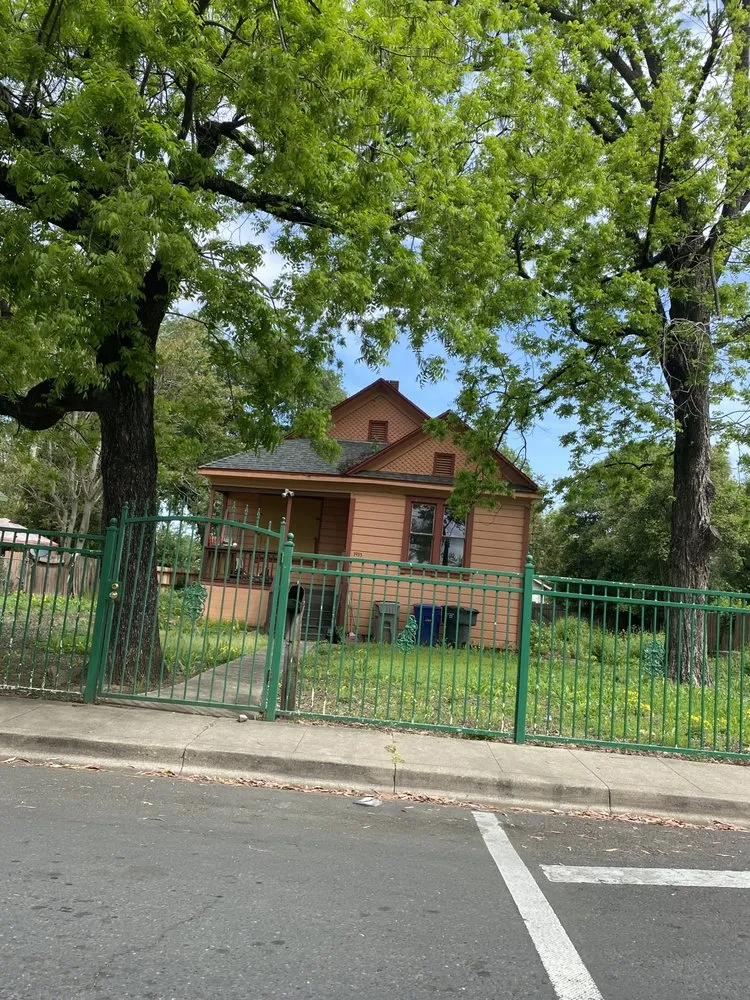 Local landscape design in Sacramento, CA by V’s Squeaky Clean
