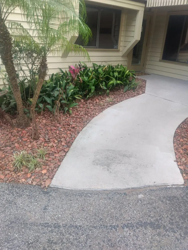 Custom landscaping services in Apopka, FL - V’s Tree’s