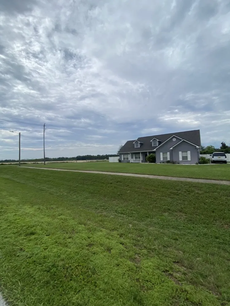 Affordable outdoor landscaping experts serving Dover, FL - VTuro Lawn Care