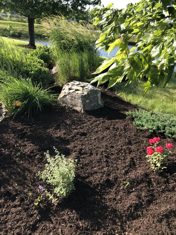 Reliable landscape installation experts serving Chicago, IL - V&V Landscaping