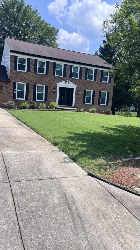 Expert lawn care service in Springdale, MD - Vázquez & Torres Service