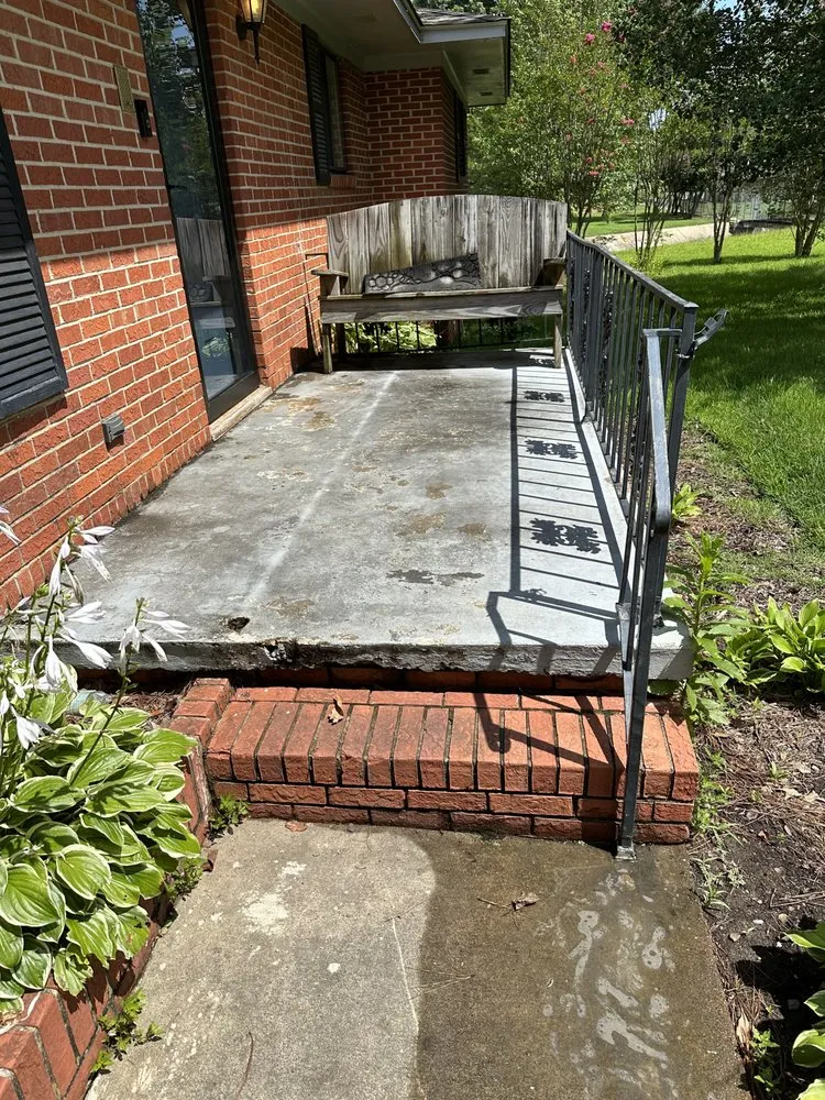 Custom outdoor landscaping in Decatur, AL - VZV Service's