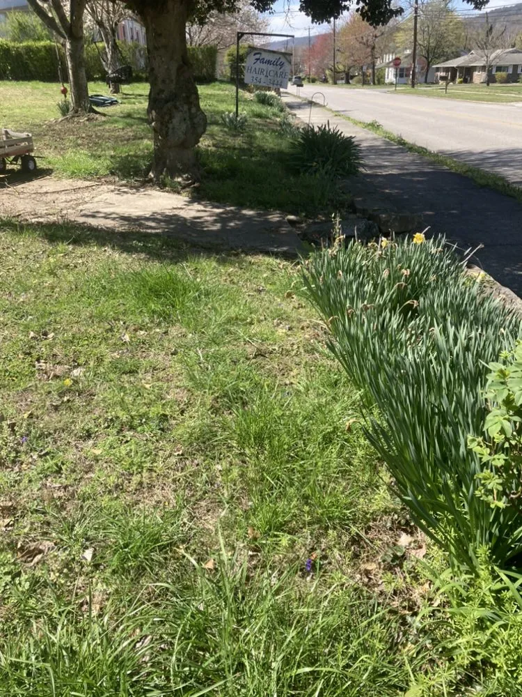 Professional yard maintenance in Rockwood, TN - W & R Mac Dermott Affordable Lawn Care