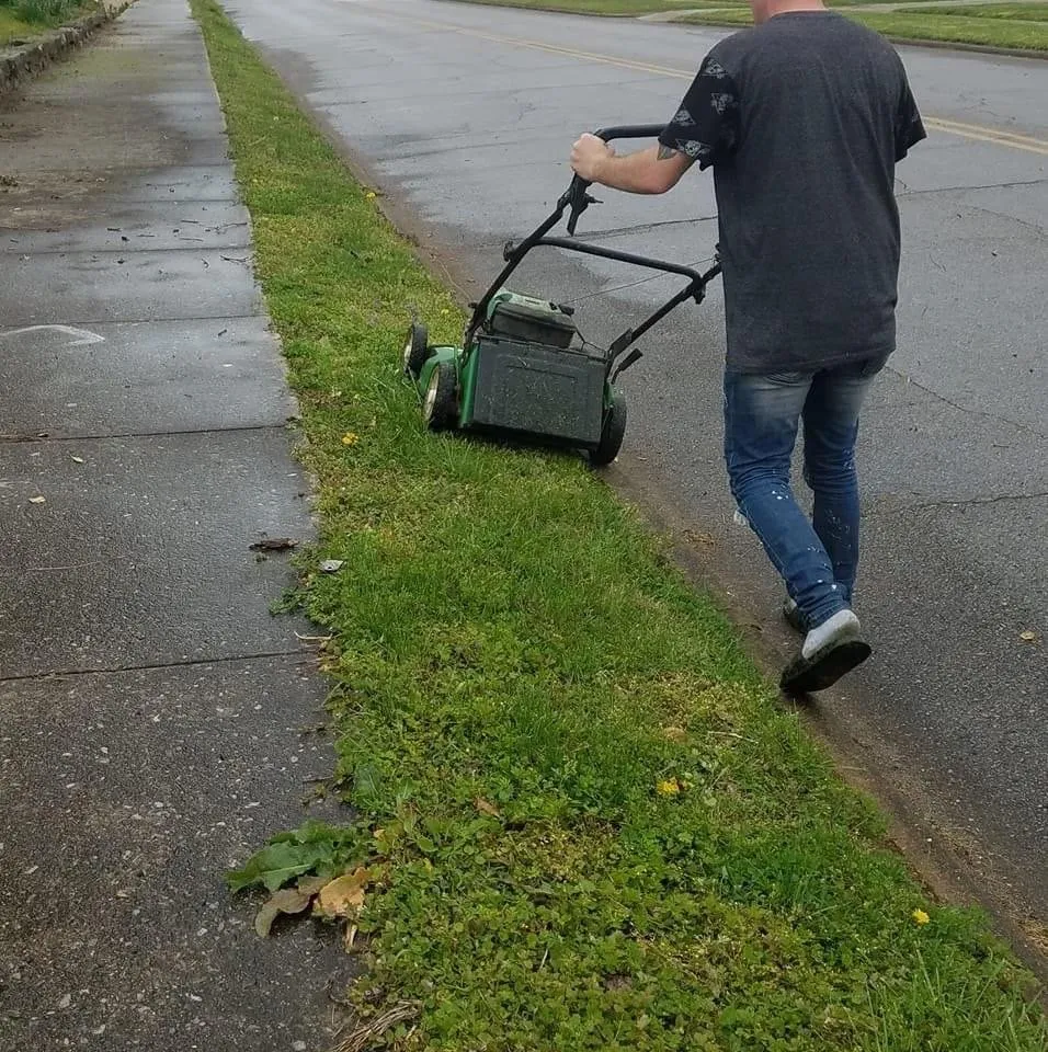 Custom lawn care service experts serving Rockwood, TN - W & R Mac Dermott Affordable Lawn Care