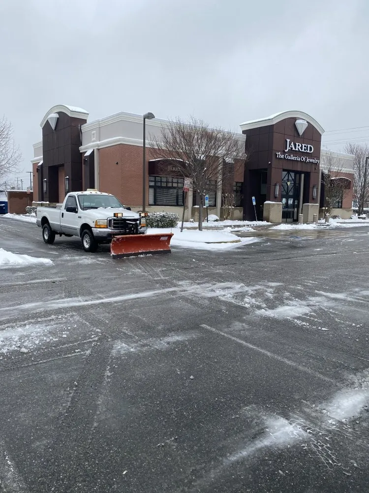 Affordable yard maintenance in Richmond, VA by Waddy's Lawncare & Landscape