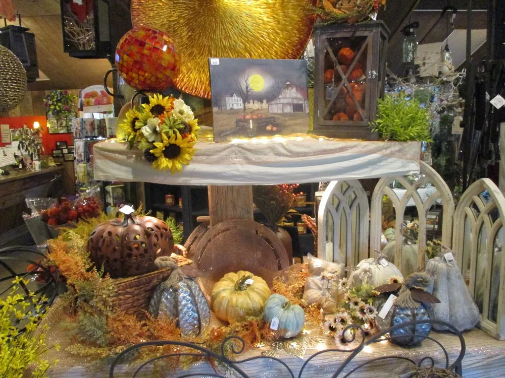 Affordable lawn mowing service experts serving Mansfield, OH - Wade Gardens Landscaping & Gift Shop