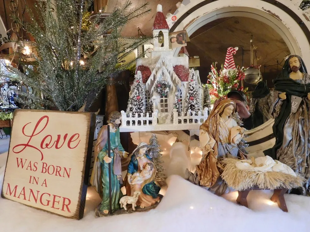 Top-rated yard cleanup service experts serving Mansfield, OH - Wade Gardens Landscaping & Gift Shop