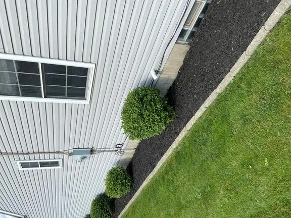 Expert lawn mowing service in Kenton, OH by Wade's Lawn Care