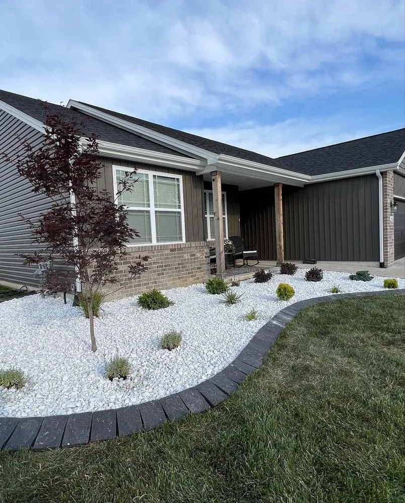 Expert yard maintenance experts serving Shiloh, IL - Wade's Reliable Lawncare