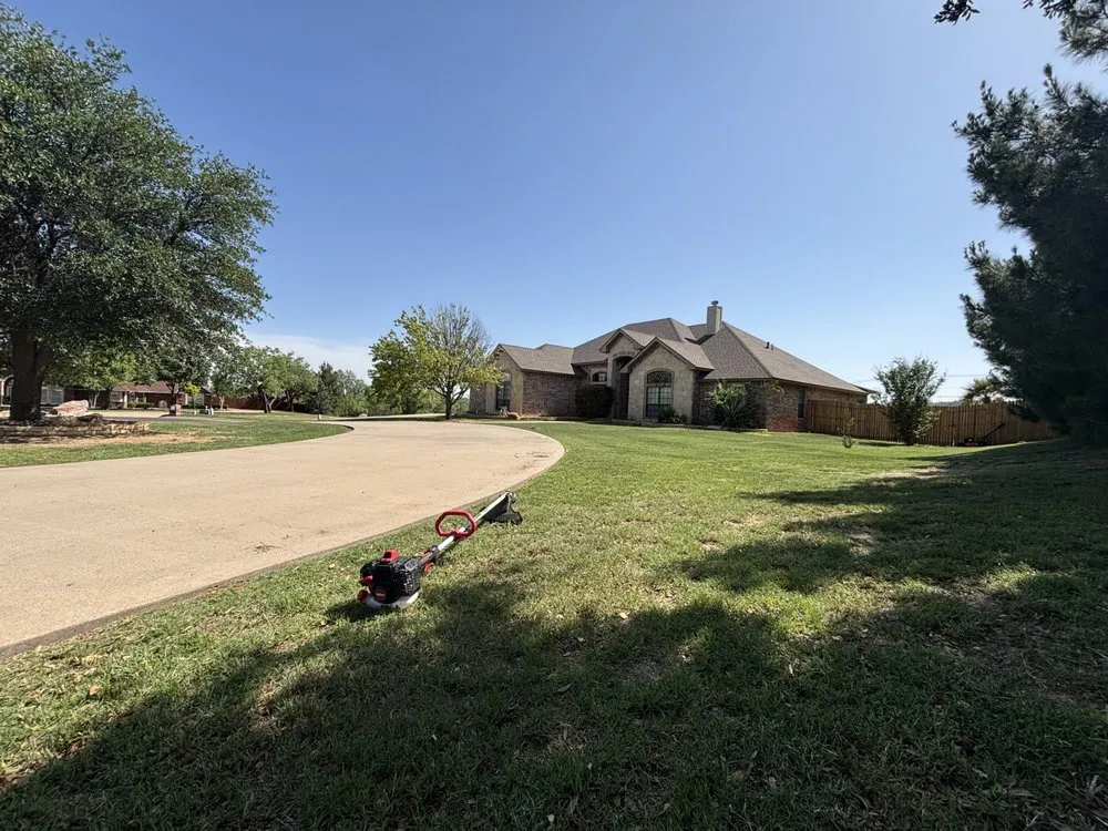 Top-rated lawn care service in San Angelo, TX by Wadkinscapes