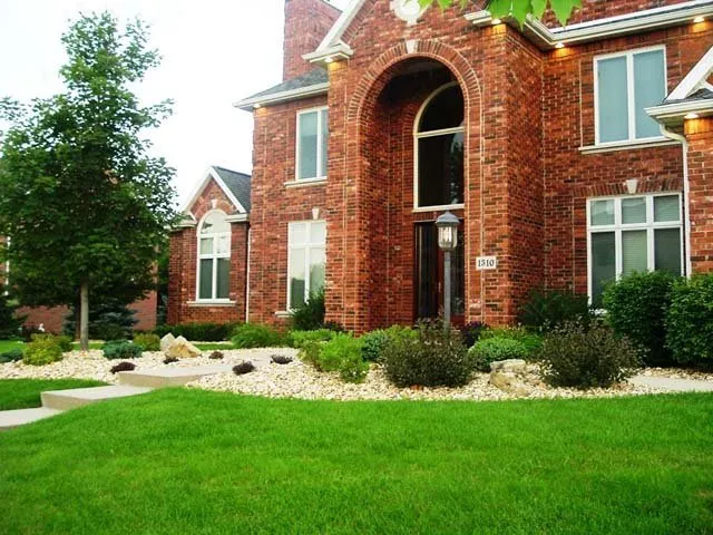 Custom yard cleanup service experts serving Asbury, IA - Wagner Nursery