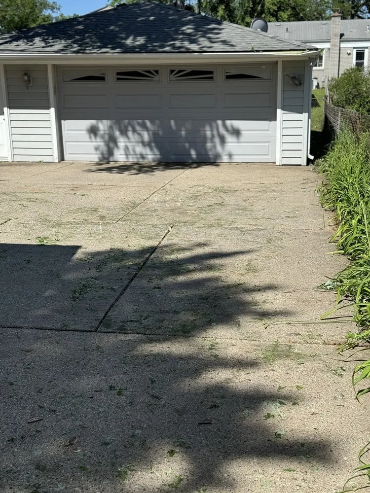Custom landscape installation in Redford Charter Twp, MI - Wakefields Complete Outdoor Service's