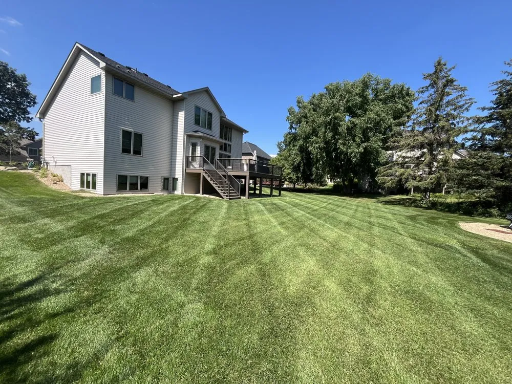 Top-rated yard maintenance for homes in Lino Lakes, MN by Waldoch Lawn & Snow
