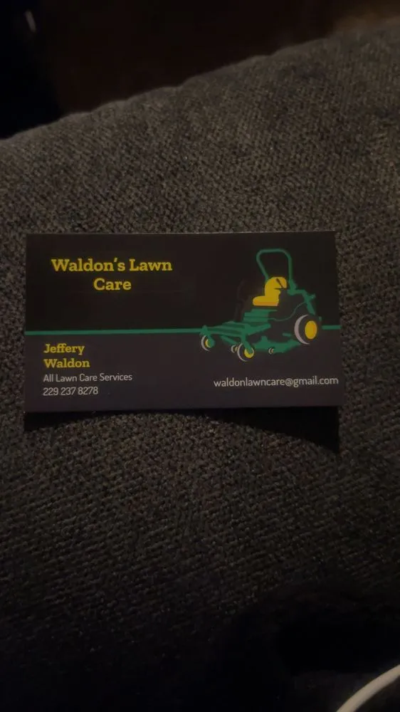 Custom lawn mowing service with custom design in Valdosta, GA by Waldon’s Lawn Care