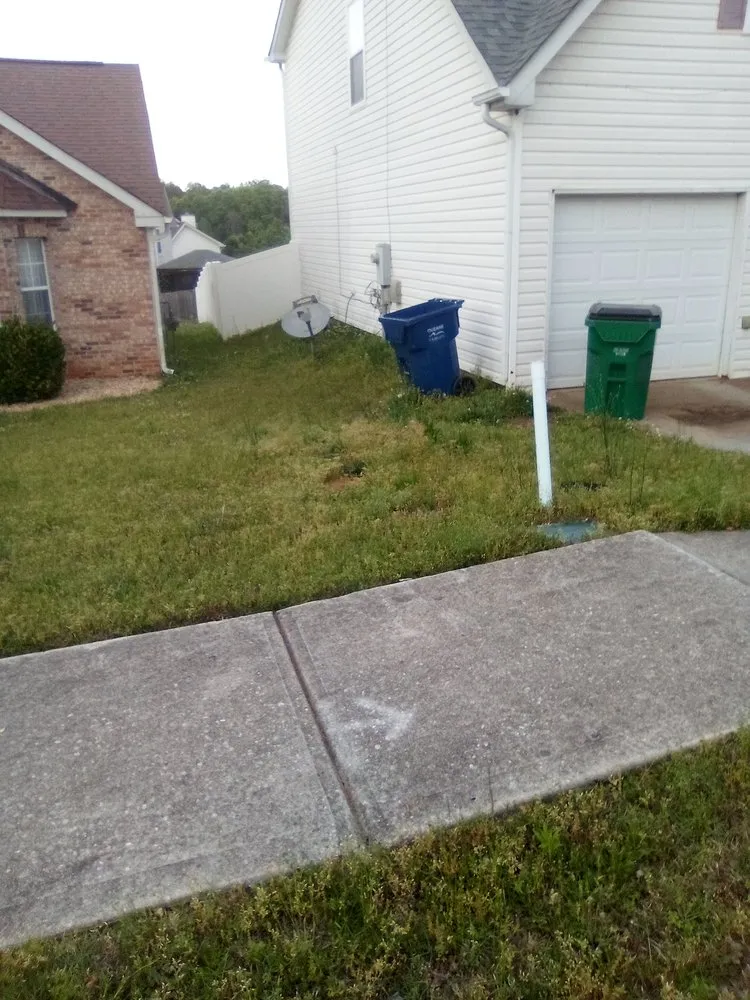 Affordable yard maintenance in College Park, GA by Walker Enterprise