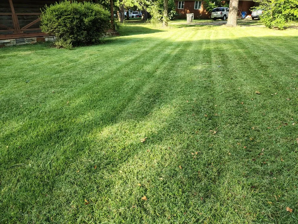 Expert garden landscaping experts serving Jonesboro, AR - Walker Lawn & Leaf