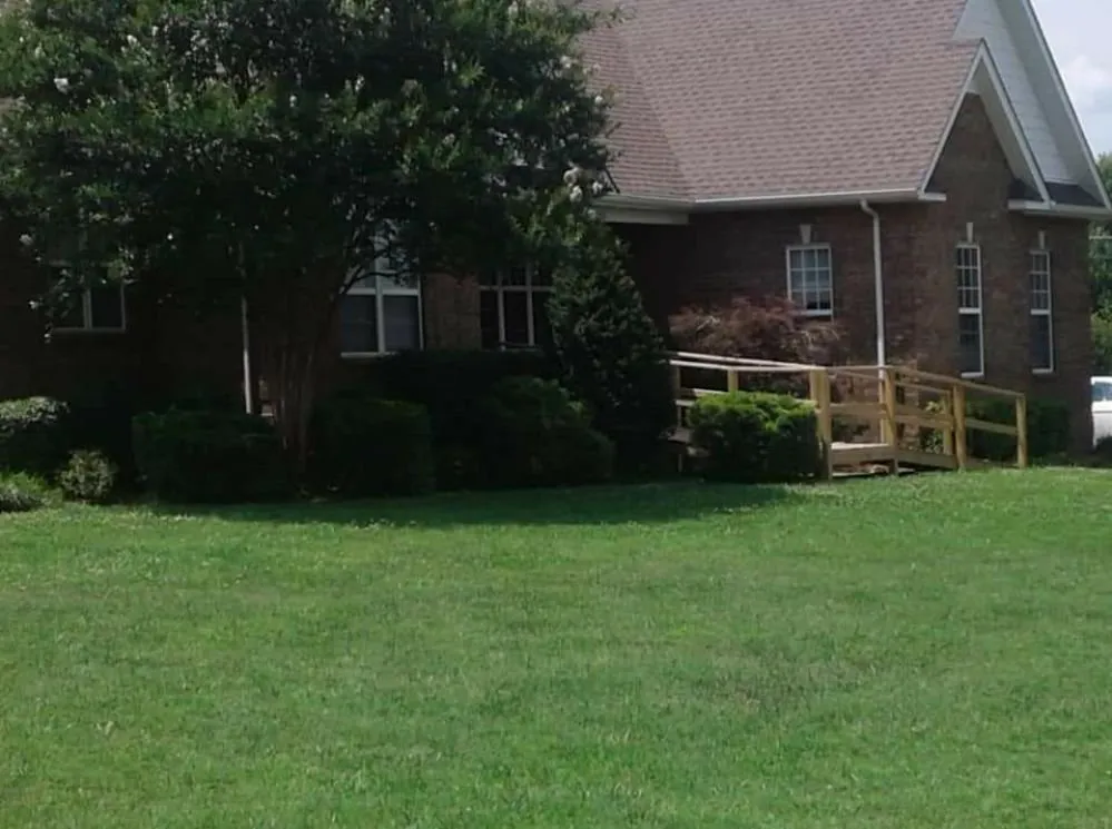 Expert garden landscaping experts serving Tullahoma, TN - Walker Lawn Care