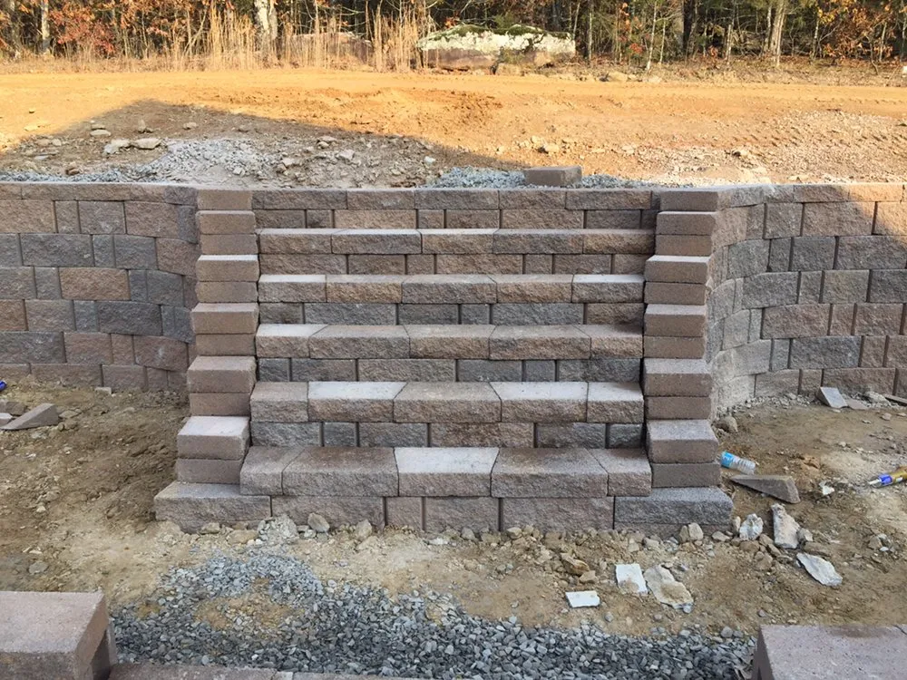 Affordable yard maintenance in Van Buren, AR - Walker Michael landscapes