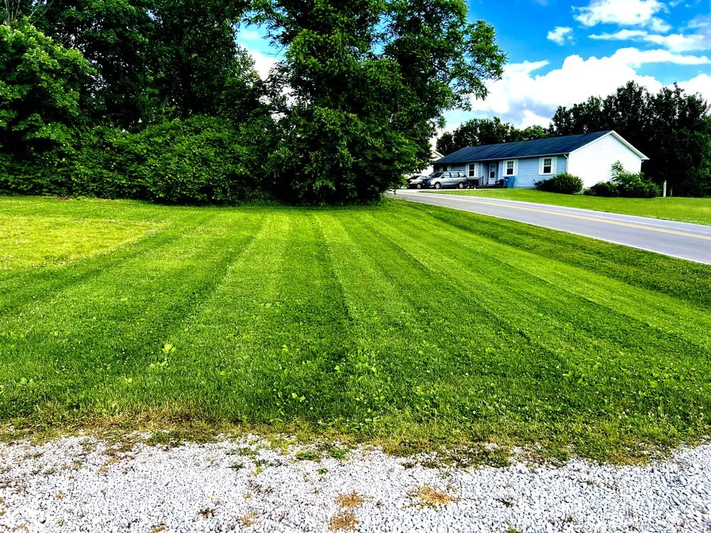Top-rated yard maintenance in Crossville, TN by Walkers Lawn Care