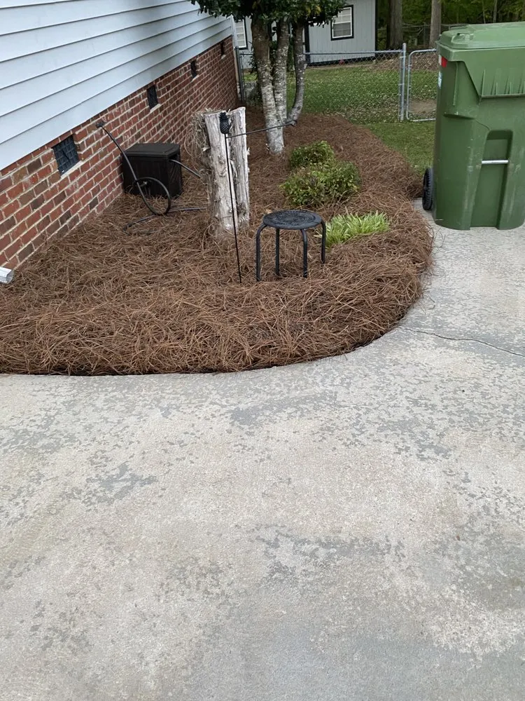 Custom lawn mowing service experts serving Lancaster, SC - Walkers Lawncare