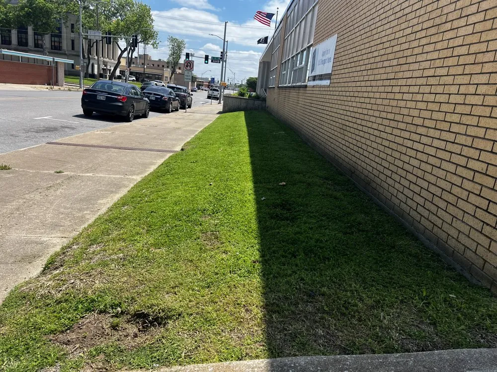 Trusted lawn mowing service in Ardmore, OK by Wall Lawn Service