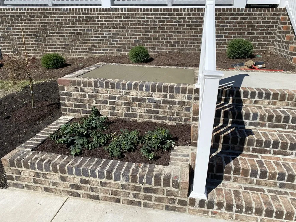 Custom outdoor landscaping in Sandston, VA - Wall Stone