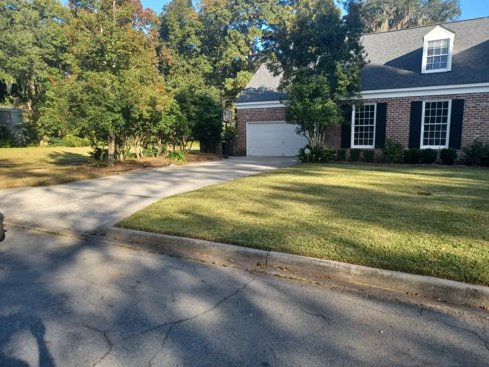 Expert outdoor landscaping in Hinesville, GA - Wallace Commercial & Residential Landscaping .