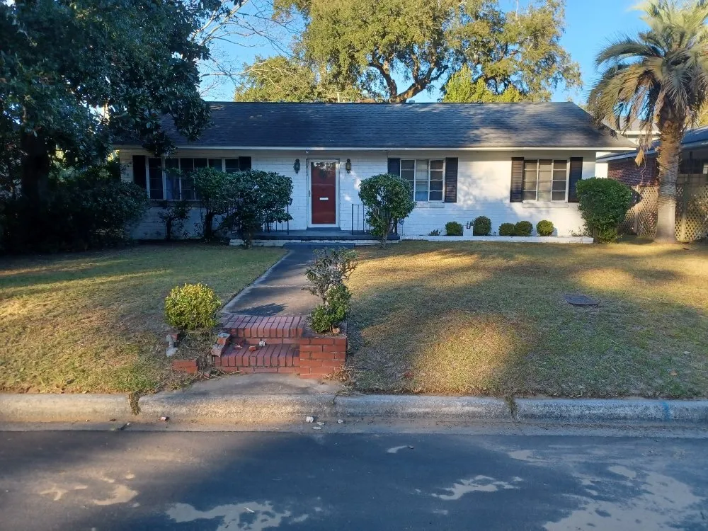 Affordable landscaping services in Hinesville, GA - Wallace Commercial & Residential Landscaping .