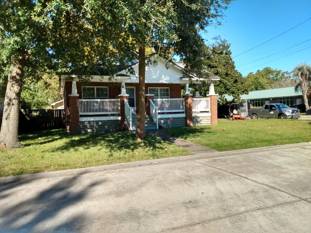 Custom residential landscaping in Hinesville, GA - Wallace Commercial & Residential Landscaping .