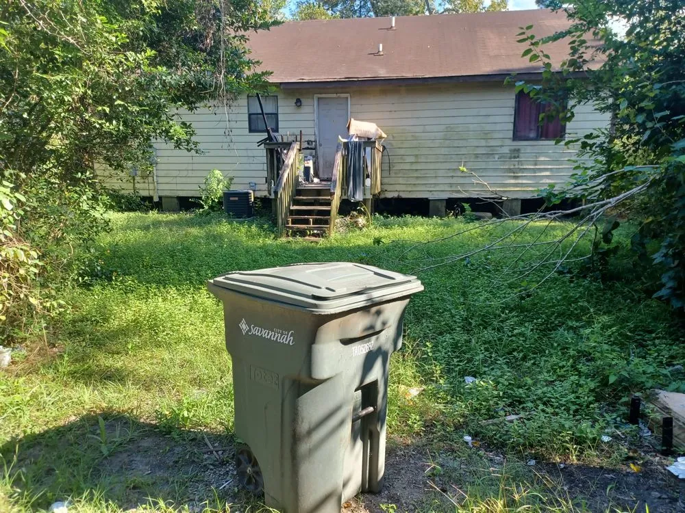 Professional residential landscaping in Hinesville, GA by Wallace Commercial & Residential Landscaping .