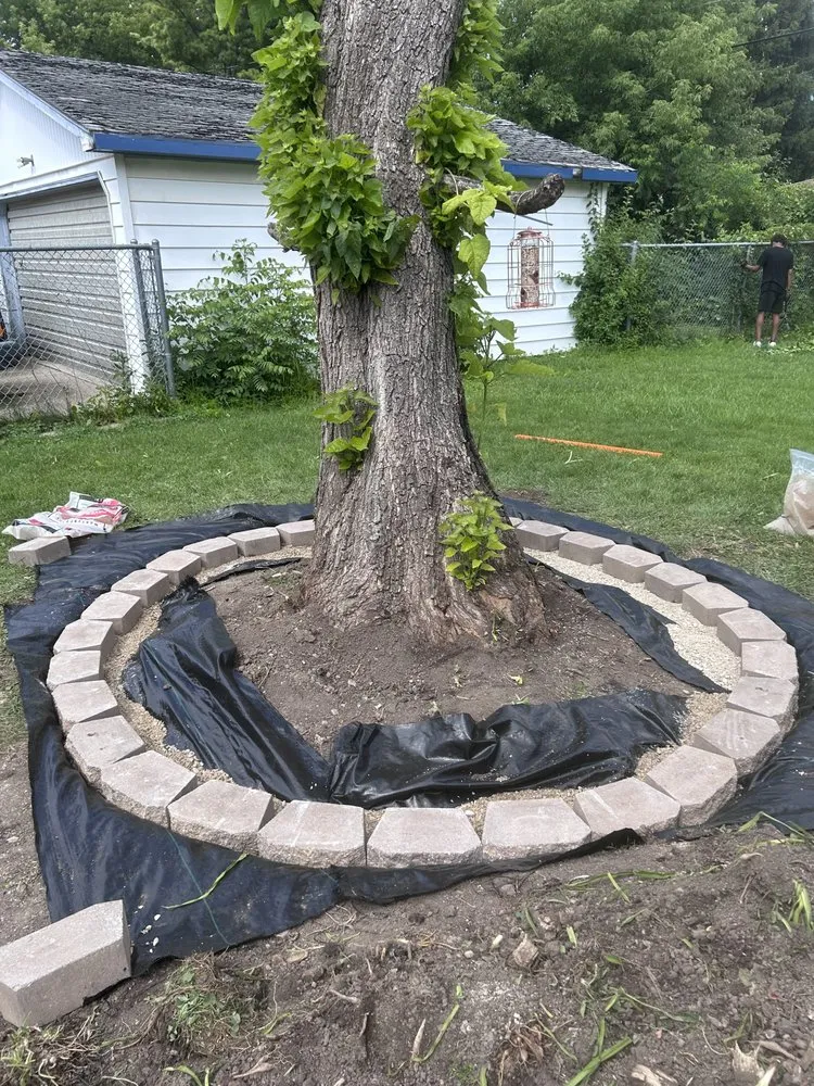 Top-rated yard maintenance in Milwaukee, WI - Wallace Construction and Landscape