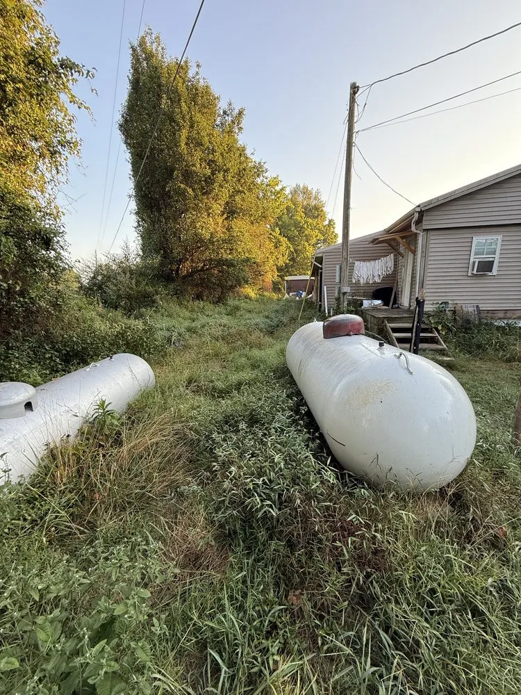 Top-rated lawn mowing service experts serving Leitchfield, KY - Wallaces Handyman and Landscaping Services