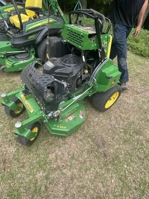 WALLER INC LAWNCARE Logo