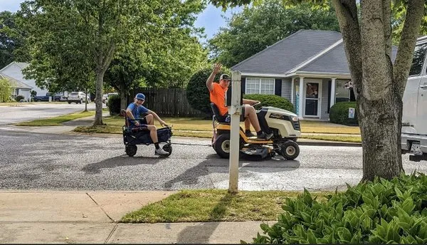 Walnut Trimmers Logo