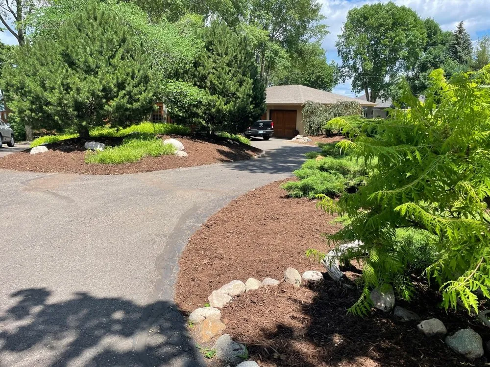 Affordable outdoor landscaping experts serving Hutchinson, MN - Walser Landscaping/Property Service