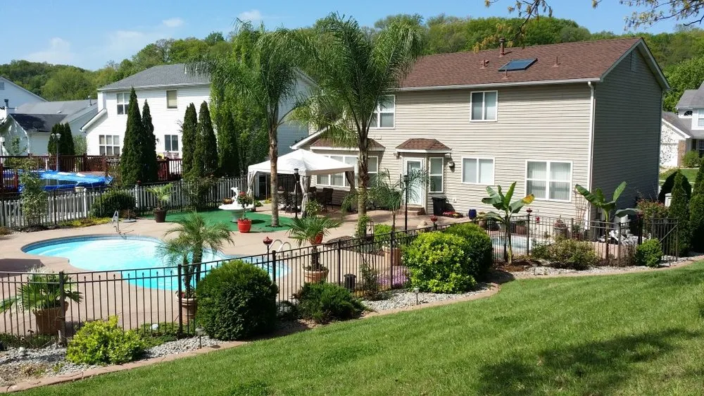 Expert yard maintenance for beautiful yards across Arnold, MO - Walter Knoll Florist