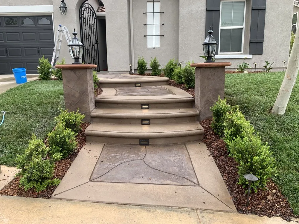 Custom landscaping services experts serving Palmdale, CA - Walter's Concrete