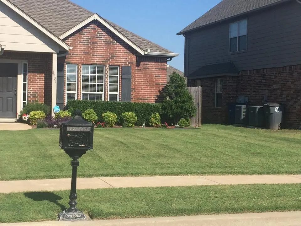 Expert lawn care service near you across Broken Arrow, OK - Walter's Lawn & Outdoor