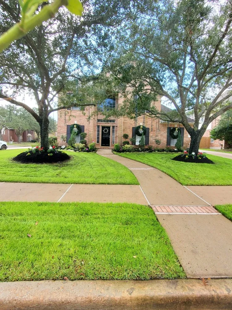 Expert residential landscaping in Friendswood, TX by Walters Lawn Care Services