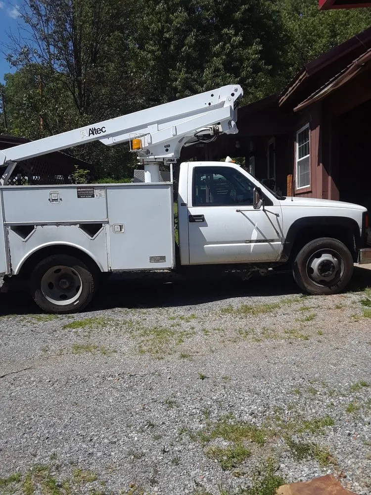 Expert residential landscaping experts serving Gilbertsville, KY - Walton Strong Outdoor Services and More