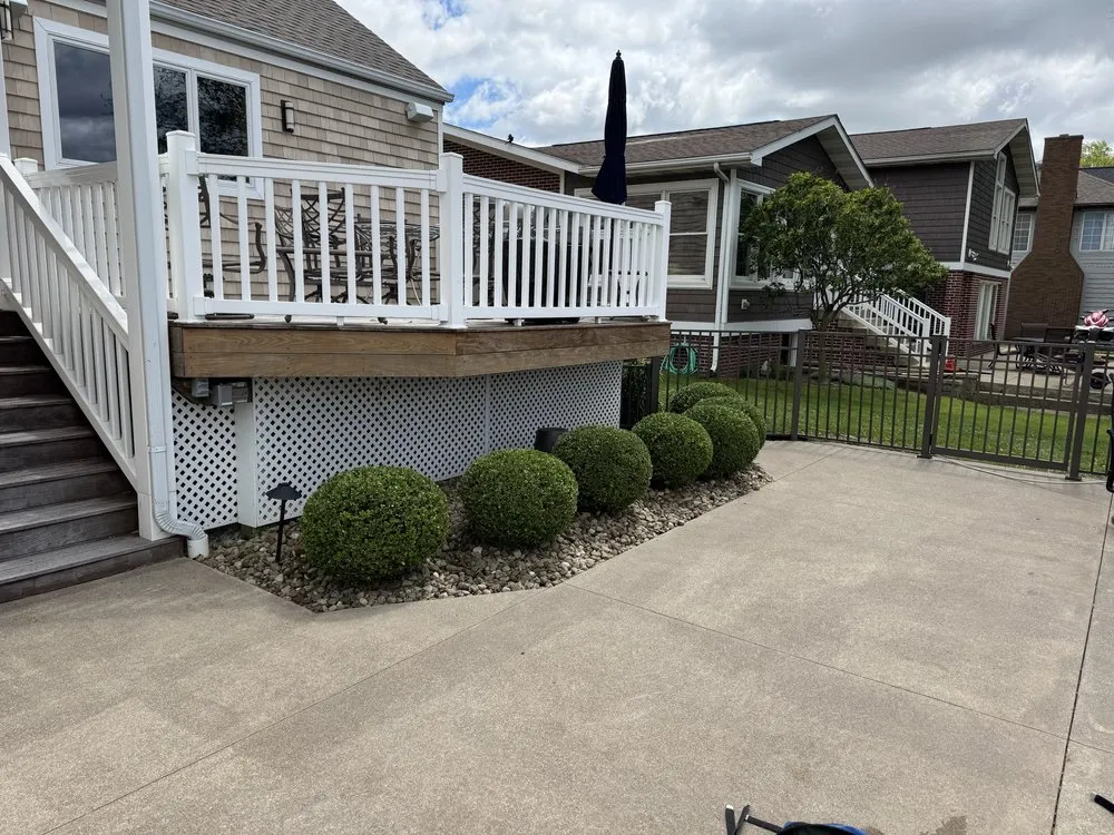 Custom yard cleanup service for beautiful yards in Sandusky, OH by Walton's Cutting Crew Lawn Service