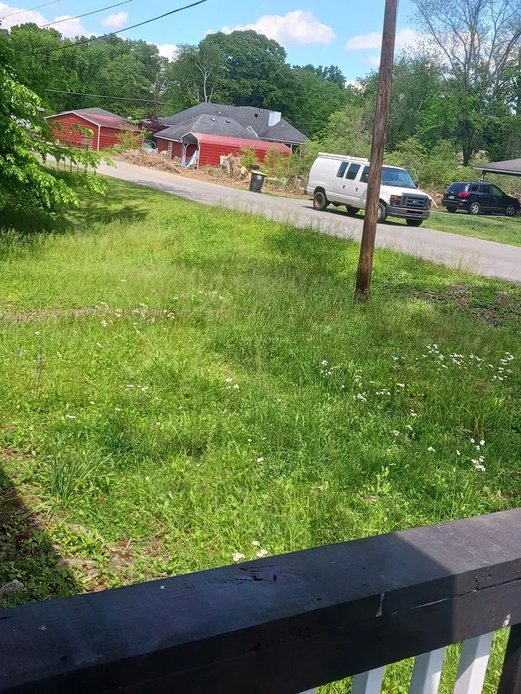 Custom yard maintenance in Dallas, GA by Walton's Janitorial and Landscaping