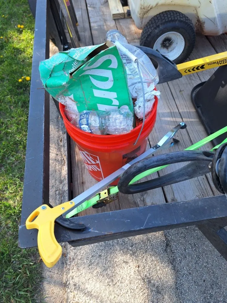 Reliable yard cleanup service experts serving Cedar Rapids, IA - Walt's Lawn Care & Maintenance