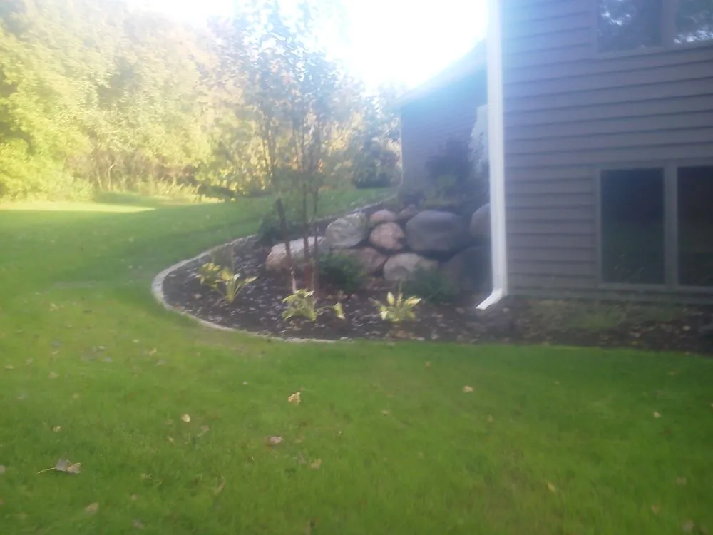 Top-rated lawn care service experts serving West Lakeland Township, MN - Wanvig landscaping