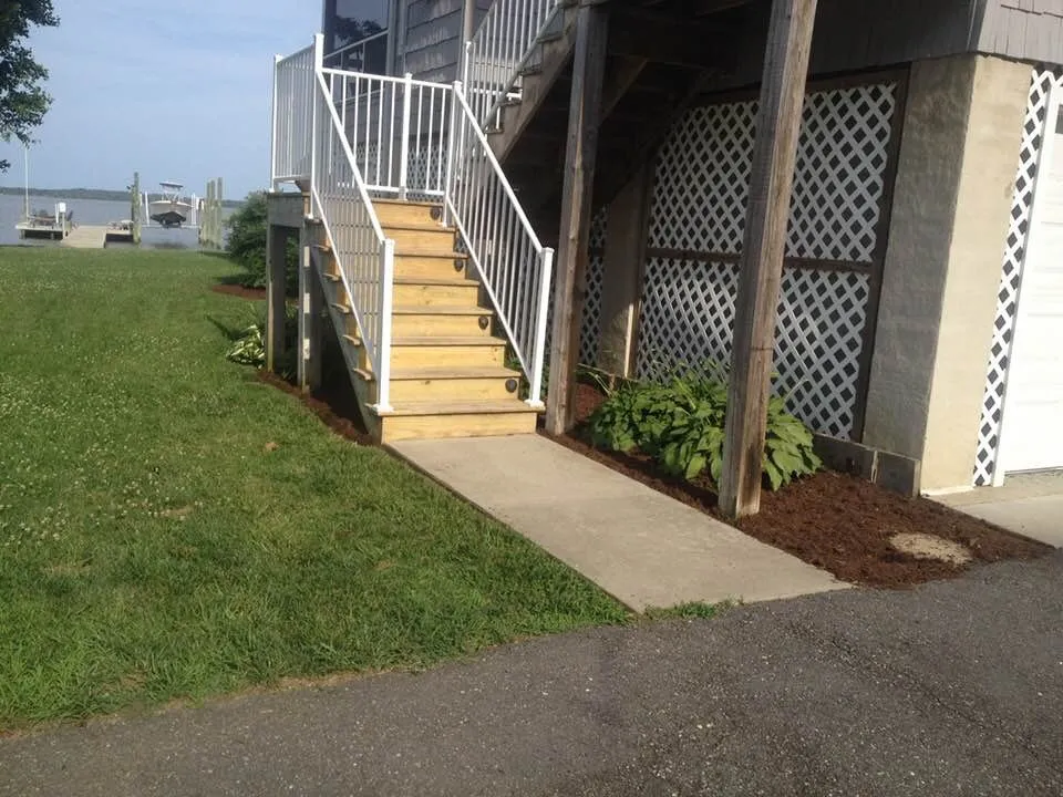 Reliable lawn mowing service in Urbanna, VA - Ward's Grade A Landscaping